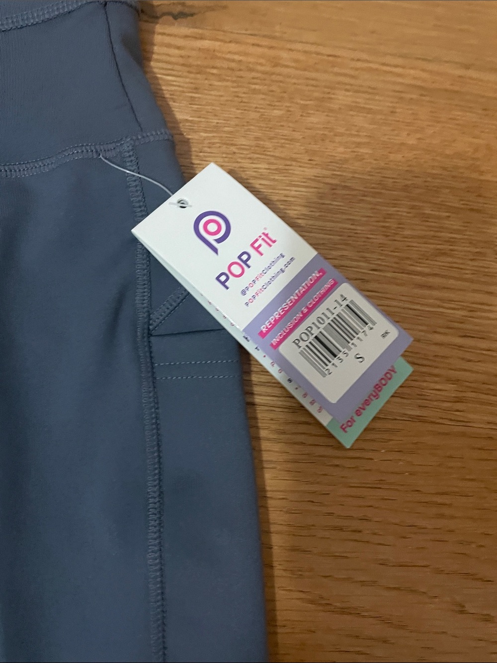 🆕 Capri Leggings - Dolphin Gray - Picture 2 of 5